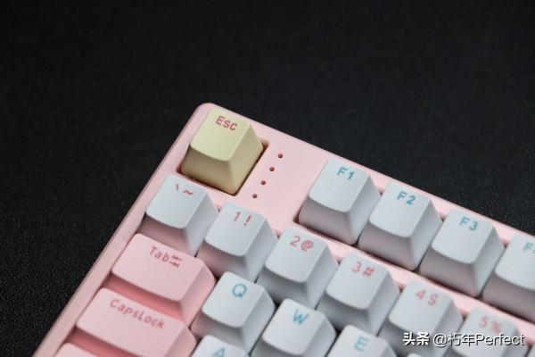 HELLO GANSS HS108T 三模熱插拔機械鍵盤開箱評測 HELLO GANSS HS108T 三模熱插拔機械鍵盤開箱評測