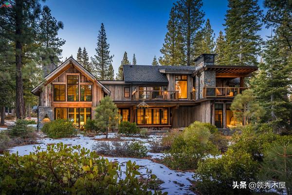 看完這個舊木裝飾的木別墅，我後悔把鄉下老家的舊木頭當柴火燒了