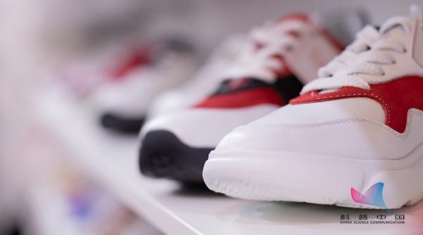 新鞋裡的紙團原來有這麼多作用,以後再也不扔了 新鞋裡的紙團原來有這麼多作用,以後再也不扔了