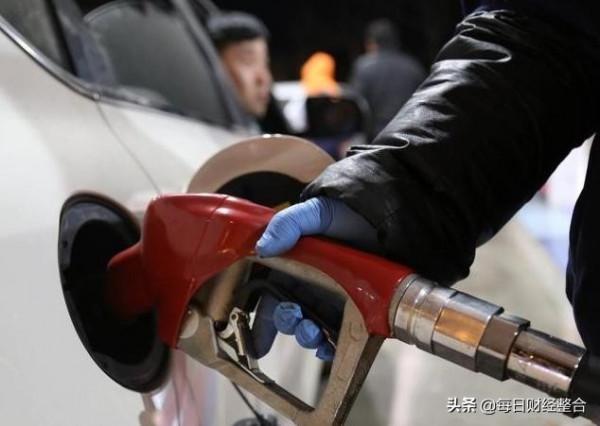 油價調整訊息：今天10月2日，加油站調整後92、95號汽油最新售價
