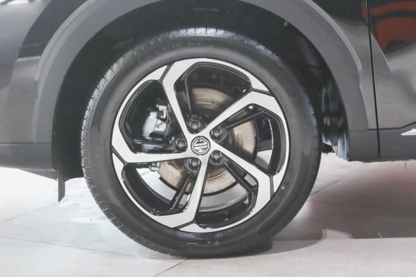 解讀MG領航：1&period;5T起步10萬不到，配置豐富油耗低，家用代步很合適