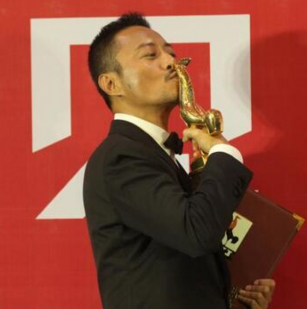 歷屆金雞獎最佳男主角獲獎瞬間：富大龍最淡定，張譯緊張到口吃