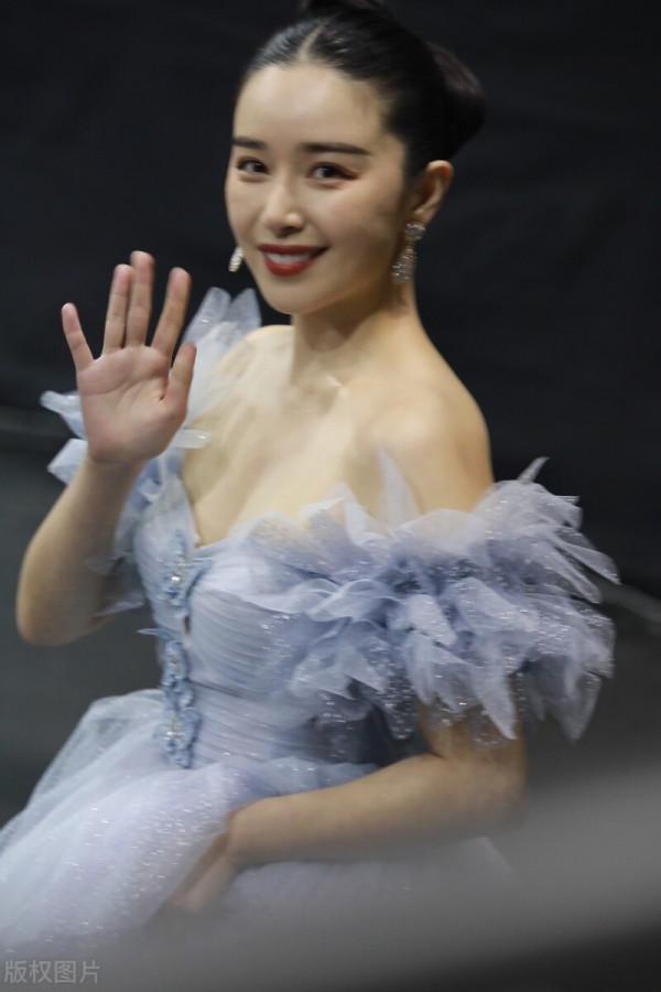 闞清子，花蝴蝶般，真好看