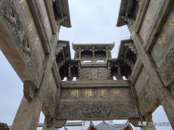一座牌坊，就是一段歷史 一個故事