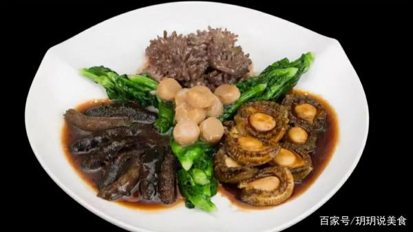 山東小夫妻擺攤賣小吃，8元一個用的全是凍貨，月入3萬喜提豪車