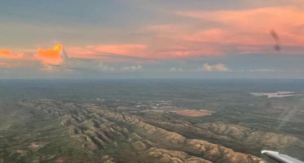 世界&OpenCurlyDoubleQuote;歐泊&rdquo;之都，民居建在礦洞中十分舒適，需要用錢時就在家挖