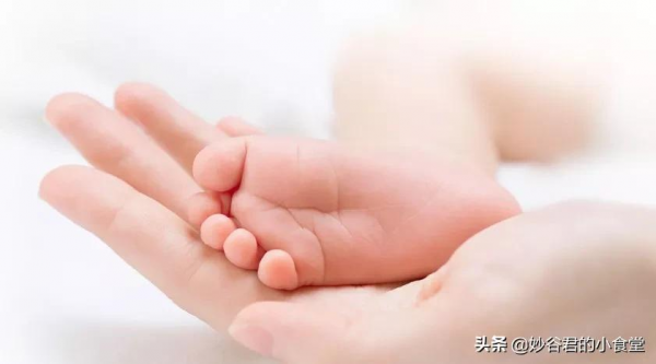 乾燥、脫皮、溼疹、紅臉蛋……寶寶的冬天也挺難 乾燥、脫皮、溼疹、紅臉蛋……寶寶的冬天也挺難