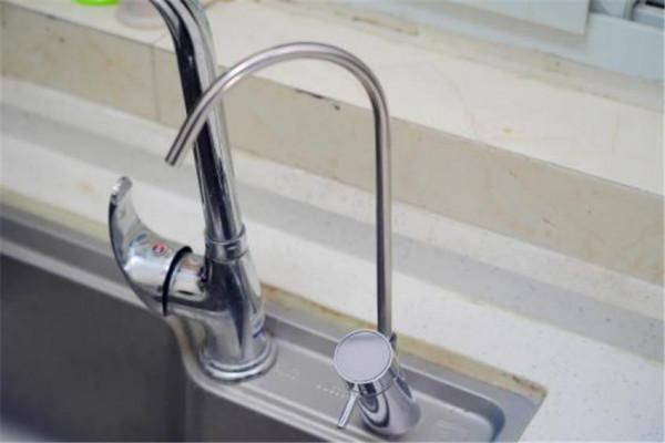 淨水器內芯要經常換才行?內行人告訴我根本不用,這是咋回事 淨水器內芯要經常換才行?內行人告訴我根本不用,這是咋回事