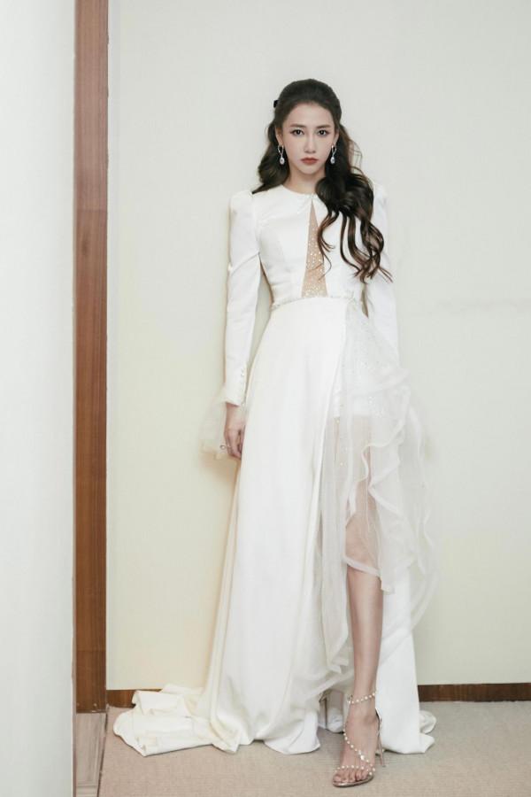 長春電影節:鄧萃雯發福何琳臉僵,景甜霸總範,蔡少芬張晉秀恩愛 長春電影節:鄧萃雯發福何琳臉僵,景甜霸總範,蔡少芬張晉秀恩愛