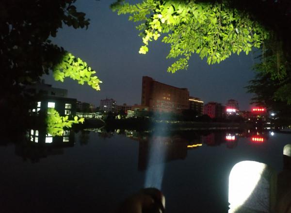 隨手劃去，皆是光明：CYANSKY K3手電