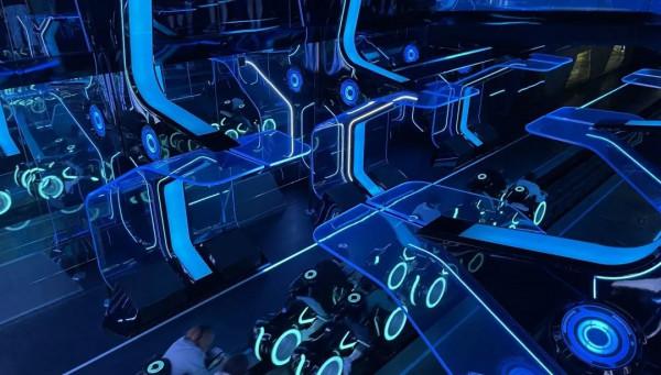 冰藍配色未來科幻感破屏而出！霍夫勒6座商務車：超豪華高檔配置