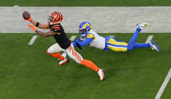 橄欖球——超級碗：洛杉磯公羊隊奪冠