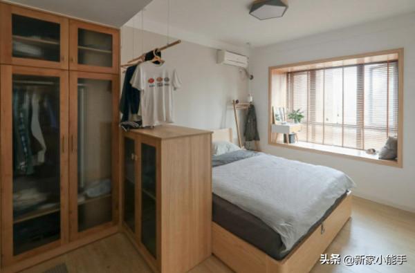 她家94平原木風新房,第一次見沙發不靠牆,個性又實用,值得參考 她家94平原木風新房,第一次見沙發不靠牆,個性又實用,值得參考