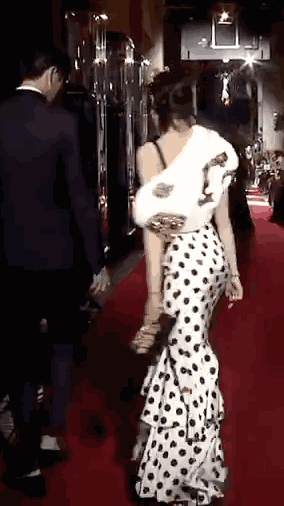 迪麗熱巴背影殺