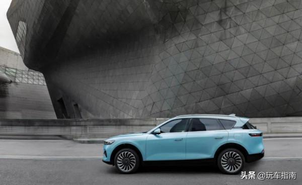 續航860公里，高配1040牛米，詳解新車嵐圖FREE