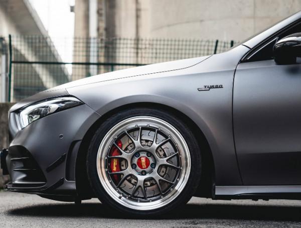 賓士A35L改BBS LMR輪轂 碳纖維內飾板