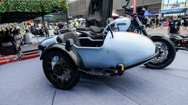 長江700旗艦版挎子61800、Bobbie版58800