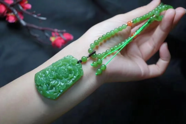 新結緣的玉石怎麼會死?死玉還能戴嗎? 新結緣的玉石怎麼會死?死玉還能戴嗎?