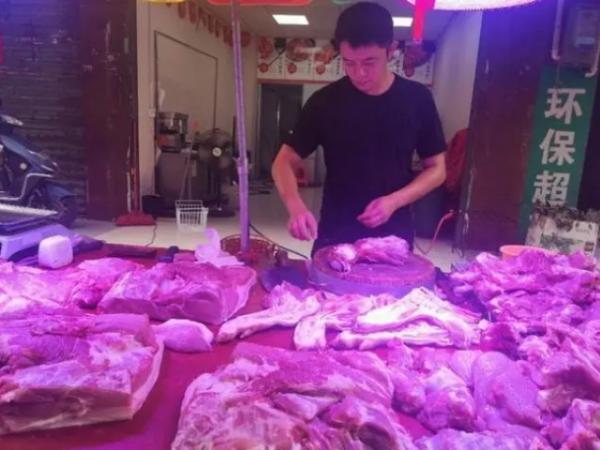 985畢業公務員“轉職”豬肉佬，理由是錢多，父親調侃“書白念”