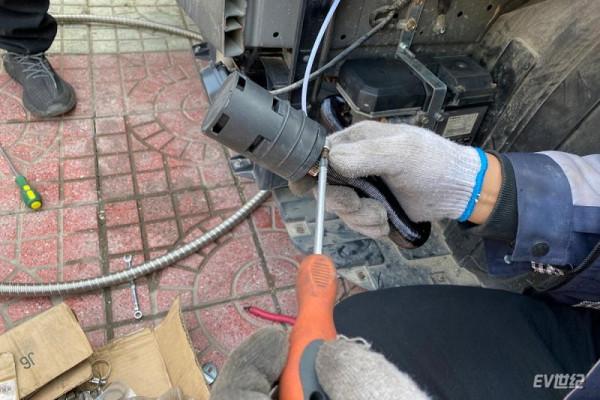 BEIJING EU7駐車加熱安裝 花4000元讓續航不減 讓暖風更暖 BEIJING EU7駐車加熱安裝 花4000元讓續航不減 讓暖風更暖