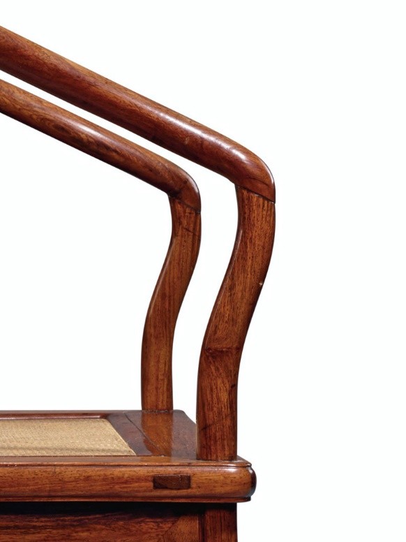 券口窄細、扶手不出頭,又見黃花梨垂手圈椅 券口窄細、扶手不出頭,又見黃花梨垂手圈椅