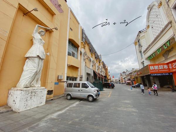 吉林琿春有一條歐式街，就在市中心卻沒什麼人，遊客還以為荒廢了