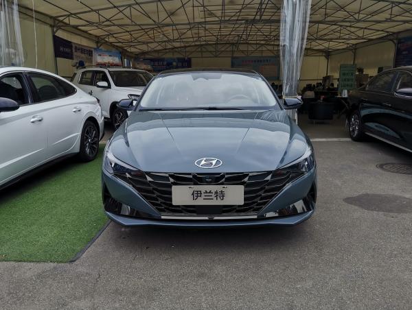 解析第七代伊蘭特,標配倒車影像+8英寸大屏,油耗僅5.3L 解析第七代伊蘭特,標配倒車影像+8英寸大屏,油耗僅5.3L