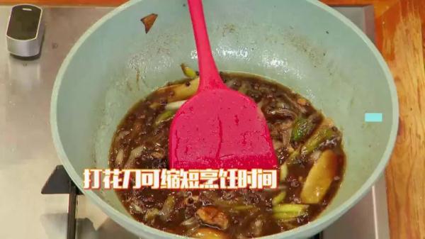 燜酥魚這樣做，一上桌就被搶光！魚骨、魚刺都能嚼著吃，太香了