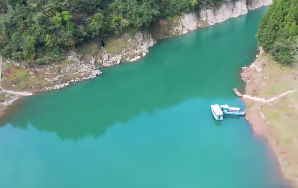 湖北深山發現百年渡口，一家4代人擺渡140多年，村民過河分文不取