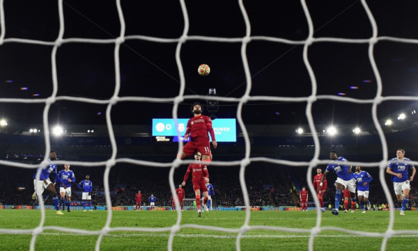 0-1!英超第2爆大冷,羅傑斯神換人,薩拉赫點球罰丟+空門不進 0-1!英超第2爆大冷,羅傑斯神換人,薩拉赫點球罰丟+空門不進