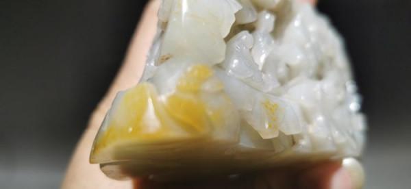 清乾隆工玉山子