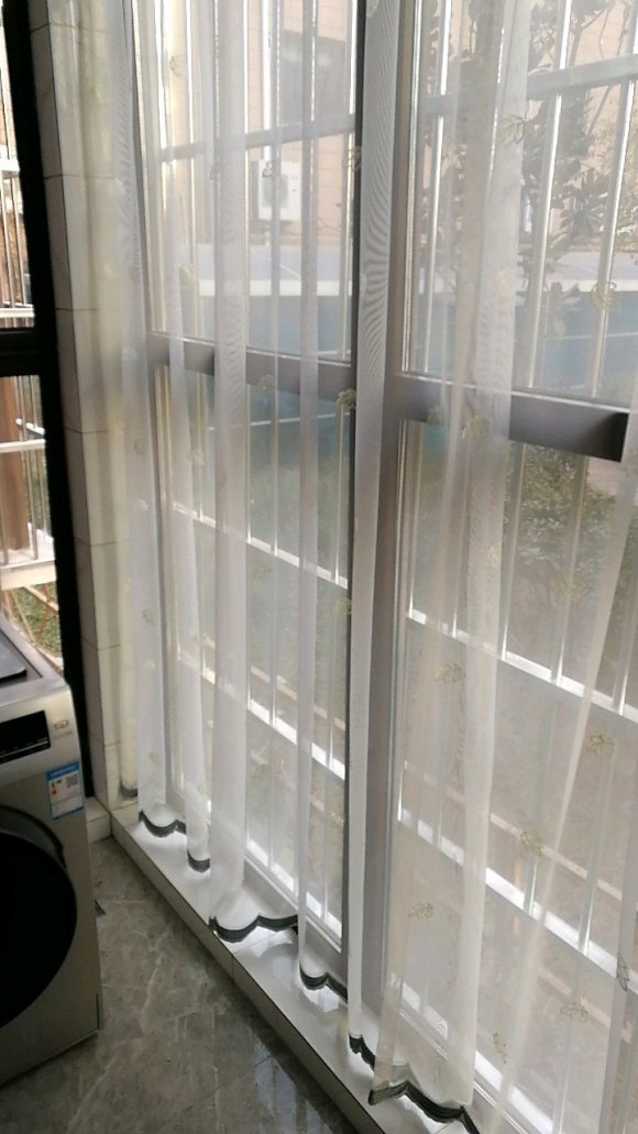 買房子買到一樓太后悔了，門口就是電梯，一點隱私性都沒有了