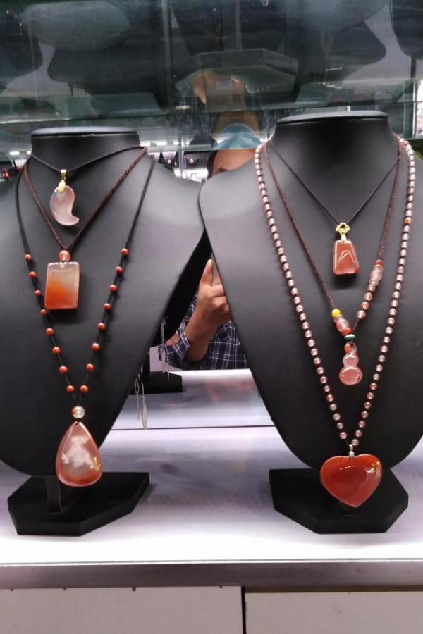 我愛南紅瑪瑙,我愛這中國紅 我愛南紅瑪瑙,我愛這中國紅