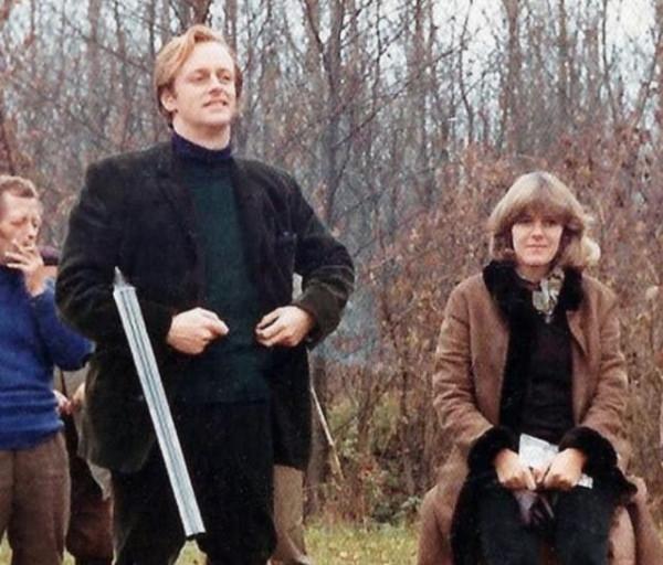 卡米拉有愛她51年的王子，更有騎士般守護的父親，戴安娜輸得不冤