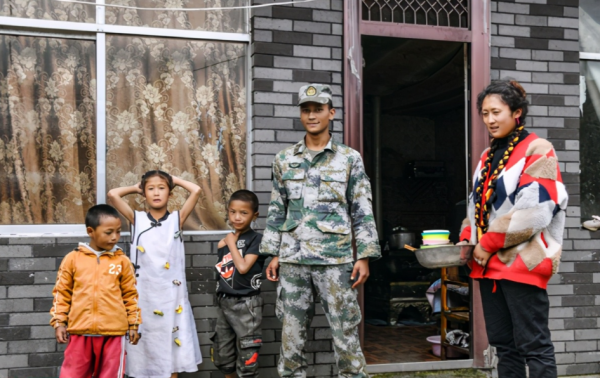 達曼人流浪邊境近百年,18年前加入中國國籍,年輕人爭相參軍報國 達曼人流浪邊境近百年,18年前加入中國國籍,年輕人爭相參軍報國