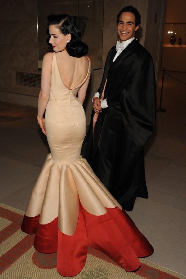 好萊塢女星最愛的設計師！紅毯之王仙女裙+銀河禮裙設計超耀眼