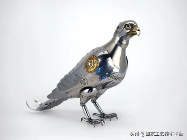 俄羅斯藝術家廢物利用,將廢棄的機械零件變成朋克風的動物雕塑 俄羅斯藝術家廢物利用,將廢棄的機械零件變成朋克風的動物雕塑