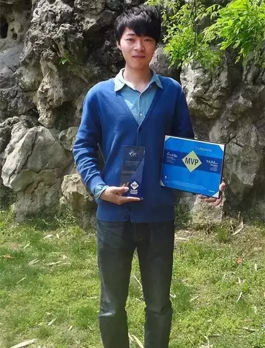 毛星雲跳樓背後：被“稻草”壓垮的年輕人，需自救也需他救