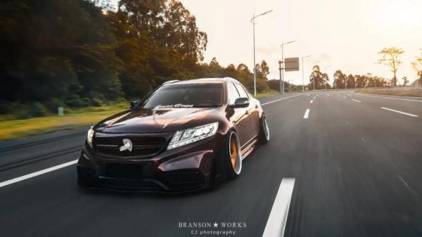 明明長著一張賓士C63的前臉,還說自己是一輛本田? 明明長著一張賓士C63的前臉,還說自己是一輛本田?