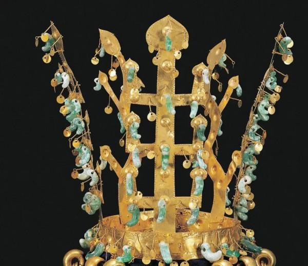 日本天皇的祖傳玉器“勾玉”之淵源考 日本天皇的祖傳玉器“勾玉”之淵源考