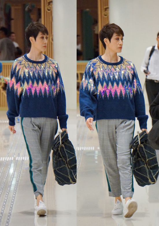 陳法蓉55歲仍光彩照人，穿亮片毛衣時尚減齡，中年女性真該學一學