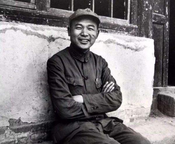 紅軍東征打哭晉綏軍，閻錫山怒發懸賞令，徐海東笑了：真是小氣鬼