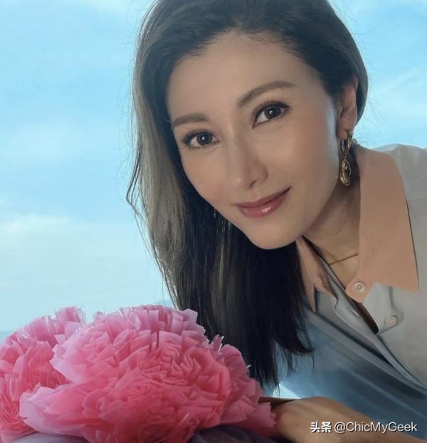 51歲李嘉欣P圖過度嚇壞網友！佘詩曼、安以軒等女星都曾中招