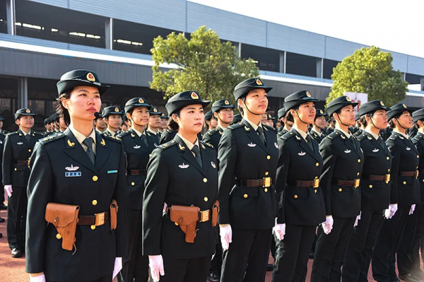 殺氣十足!火箭軍某部組織新兵大會操 殺氣十足!火箭軍某部組織新兵大會操