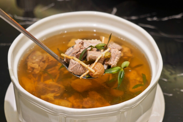 天冷了，6道熱騰騰的湯端上桌，營養全面好消化，暖暖活活過深秋