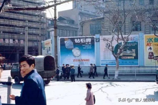 從前光陰慢，街上滿眼都是招牌