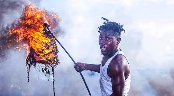 一件二手衣服漂洋過海的生存日記:你們丟棄的破舊衣物都去了哪裡? 一件二手衣服漂洋過海的生存日記:你們丟棄的破舊衣物都去了哪裡?