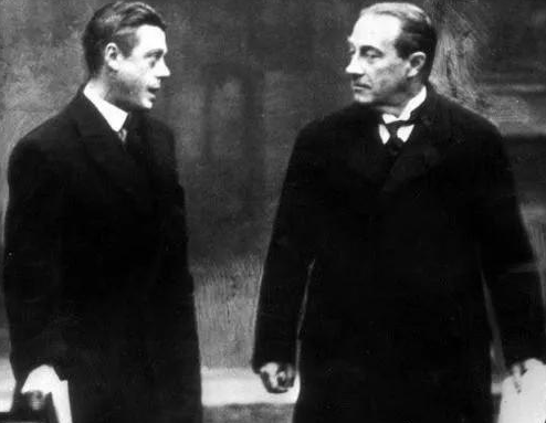 愛德華八世42歲為愛退位,死前卻要求見女王,無兒無女只能靠侄女 愛德華八世42歲為愛退位,死前卻要求見女王,無兒無女只能靠侄女