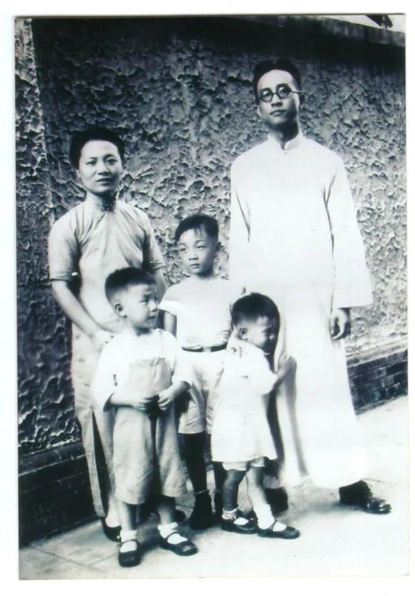 《生活》主編鄒韜奮：周恩來拒絕他入黨，現在方知是真高明