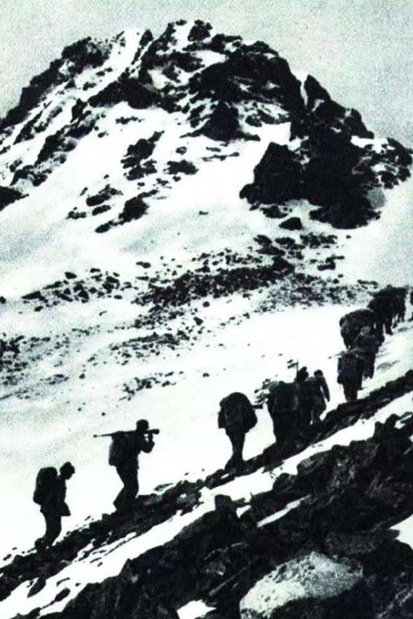 1987年洪學智準備解甲歸田，鄧小平緊急召見：你去當軍委副秘書長